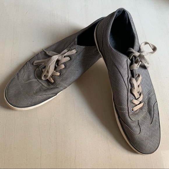 ❌ SOLD ❌ 2 for 1. Bundle. Two Pair of shoes. Red - “G-Class”,Grey - “Zara Basic” - Picture 9 of 10